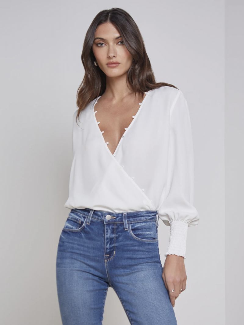 Blusa Feminina Branca Oversized Plissada Gola Embelezada Chique Mangas Compridas Tops Poliéster