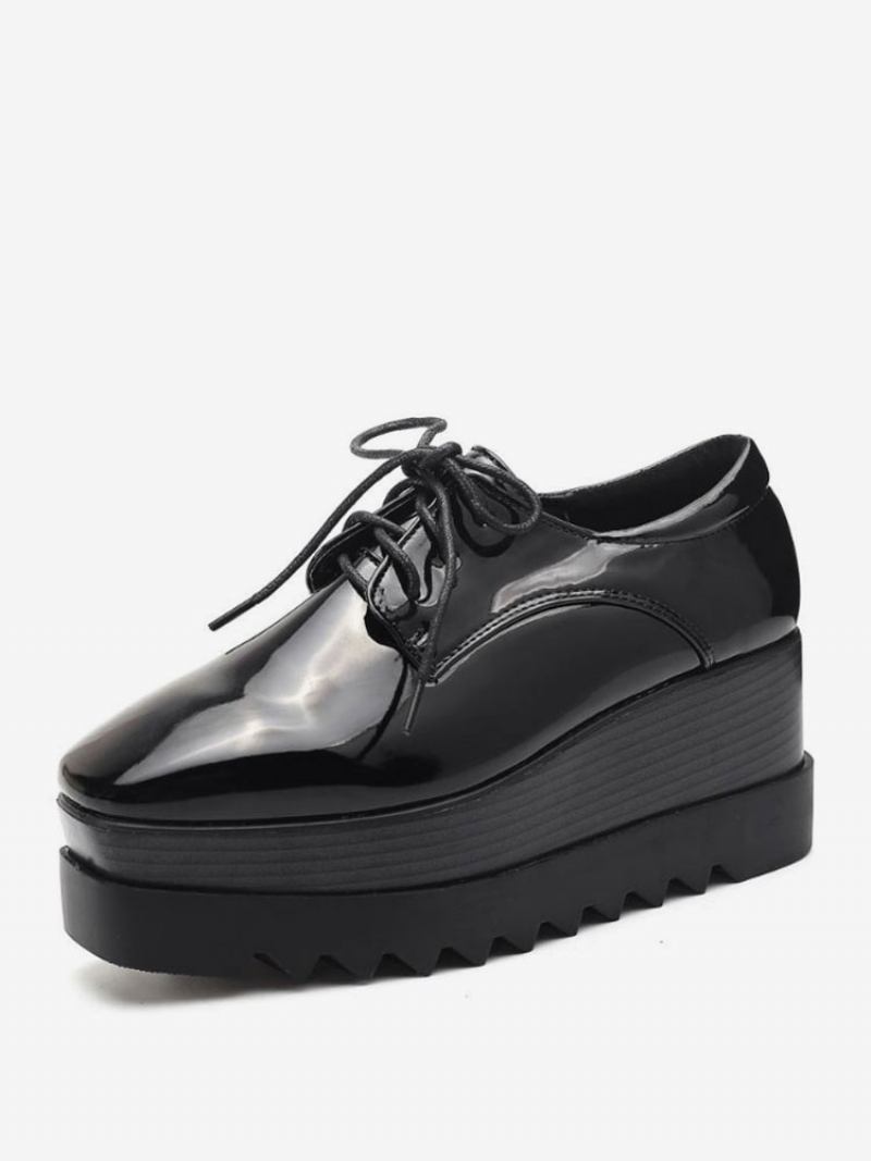 Oxfords Femininos Com Plataforma E Em Preto