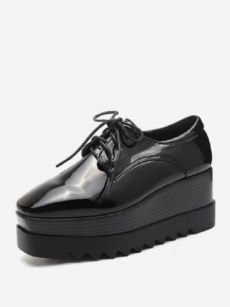 Oxfords Femininos Com Plataforma E Em Preto