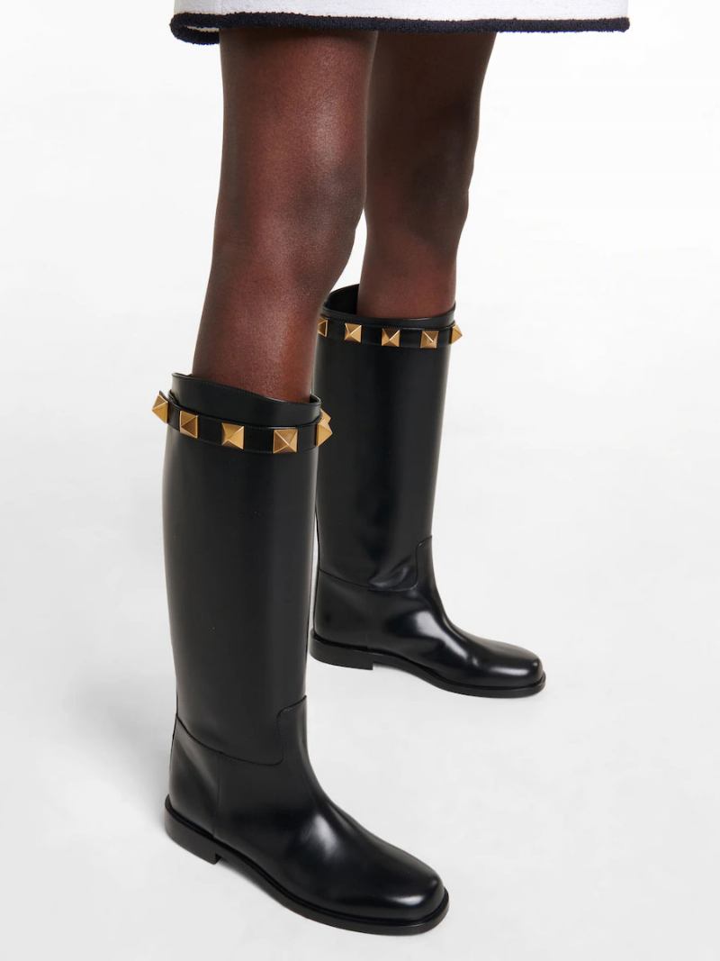 Botas Cano Alto Com Tachas Pretas Femininas Bico Redondo E Equitação Planas - Preto