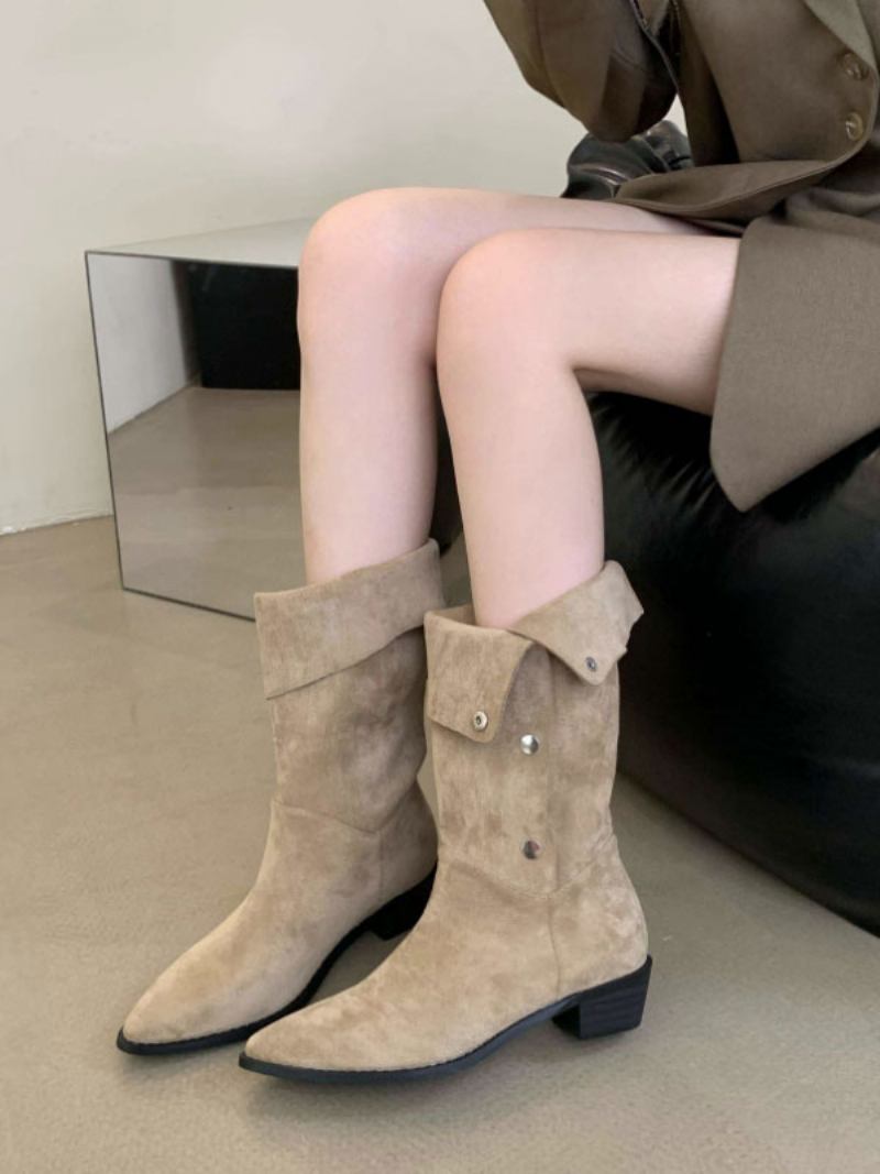 Botas Femininas Camurça Com Bico Fino E Salto Médio Na Panturrilha -  Cáqui