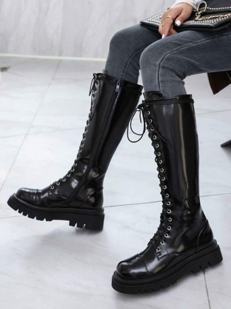 Botas Femininas Cano Médio Couro Preto Com Bico Redondo E Alça Ajustável