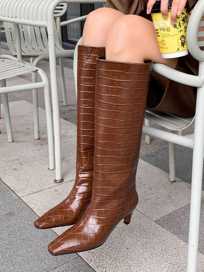 Botas Femininas Cano Médio Couro Pu Com Bico Fino E Salto Grosso - Café Marrom