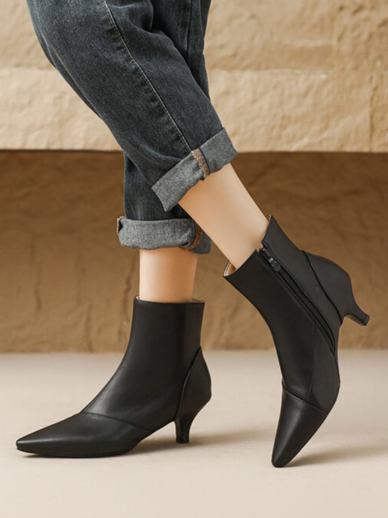 Botas Femininas Com Bico Fino E Salto Gatinho - Preto