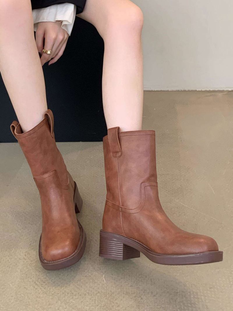 Botas Femininas Couro Pu Com Bico Quadrado E Salto Grosso - Café Marrom