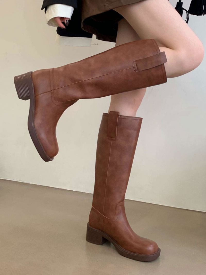 Botas Femininas Couro Pu Com Salto Grosso E Cano Alto - Café Marrom