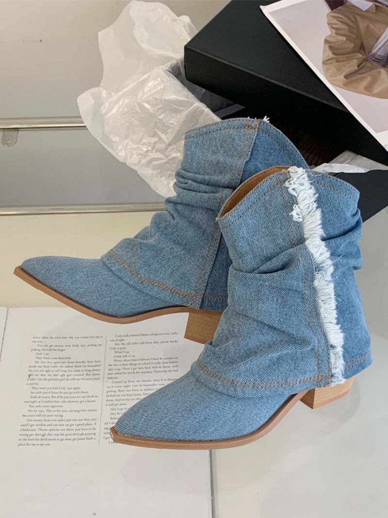 Botas Femininas Salto Grosso E Bico Fino