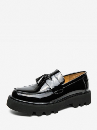 Sapatos Mocassins Masculinos Slip-on Pom Poms Bico Redondo Couro Pu